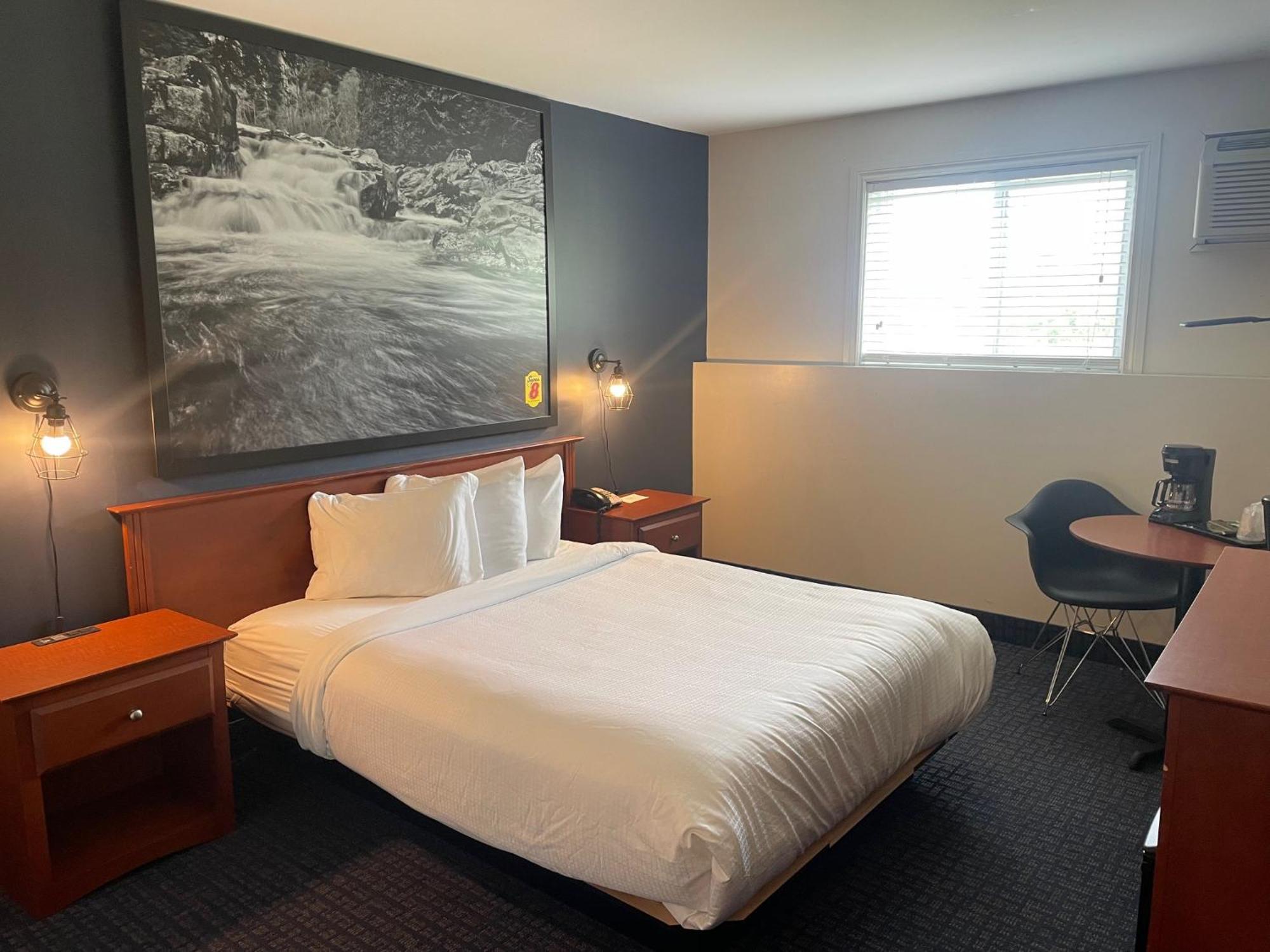 Hotel Super 8 By Wyndham Sainte Agathe Des Monts Exterior foto