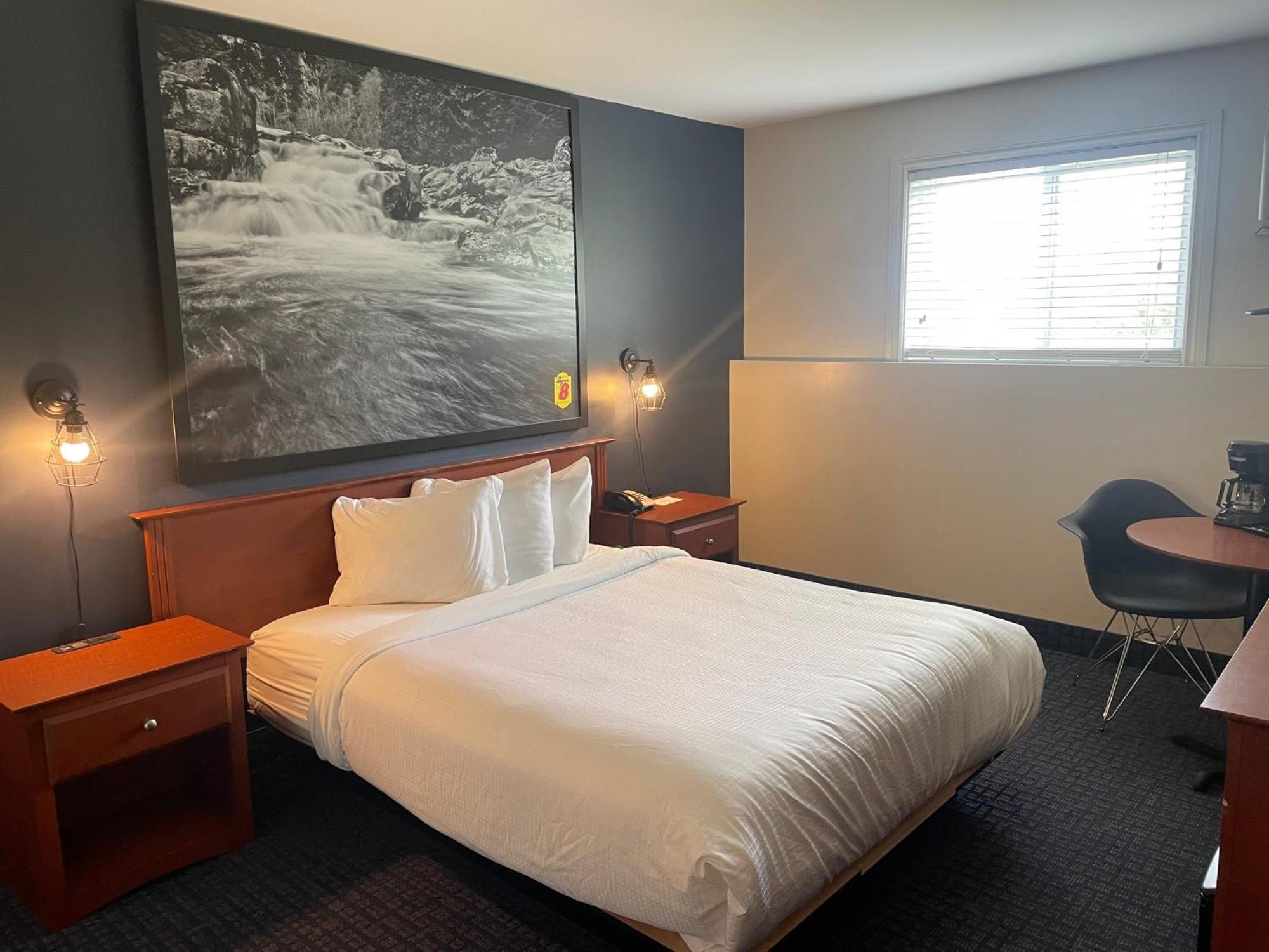Hotel Super 8 By Wyndham Sainte Agathe Des Monts Exterior foto
