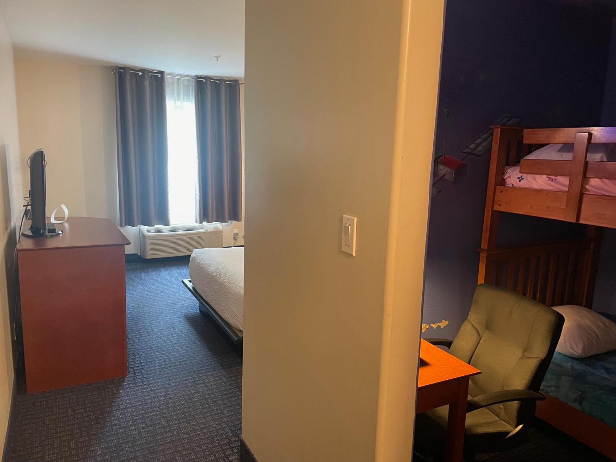 Hotel Super 8 By Wyndham Sainte Agathe Des Monts Exterior foto