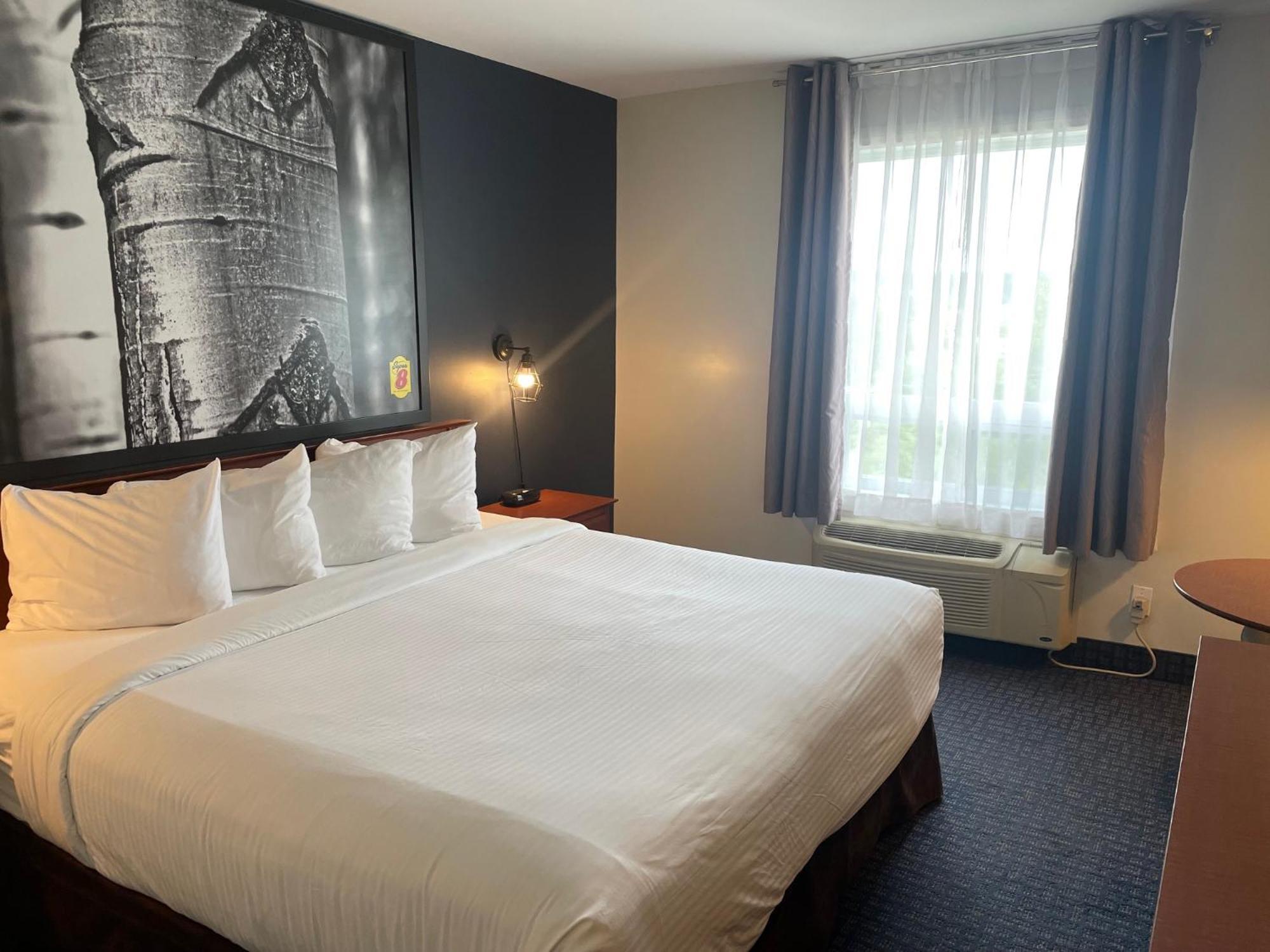Hotel Super 8 By Wyndham Sainte Agathe Des Monts Exterior foto