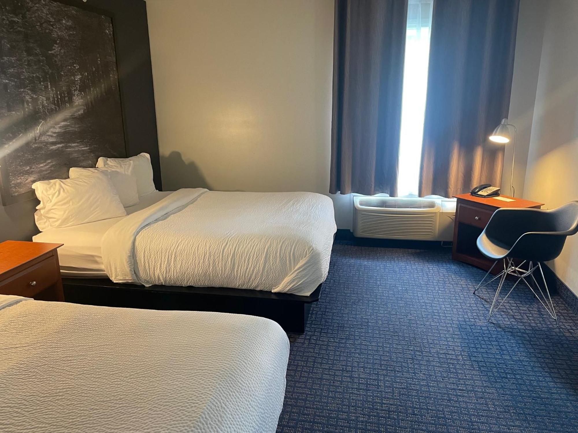 Hotel Super 8 By Wyndham Sainte Agathe Des Monts Exterior foto