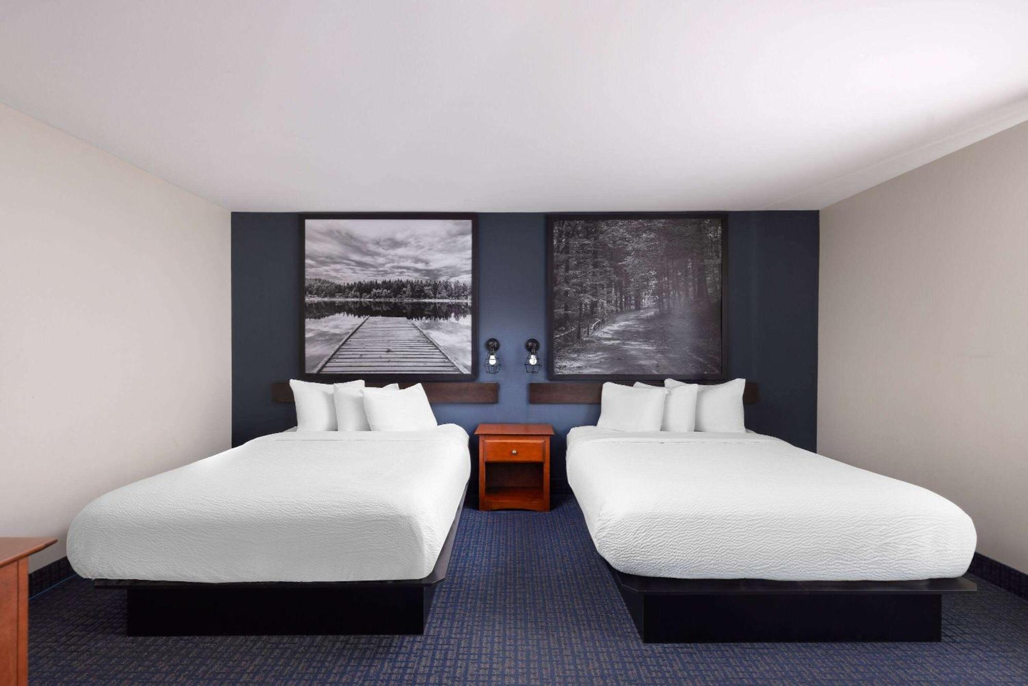 Hotel Super 8 By Wyndham Sainte Agathe Des Monts Exterior foto