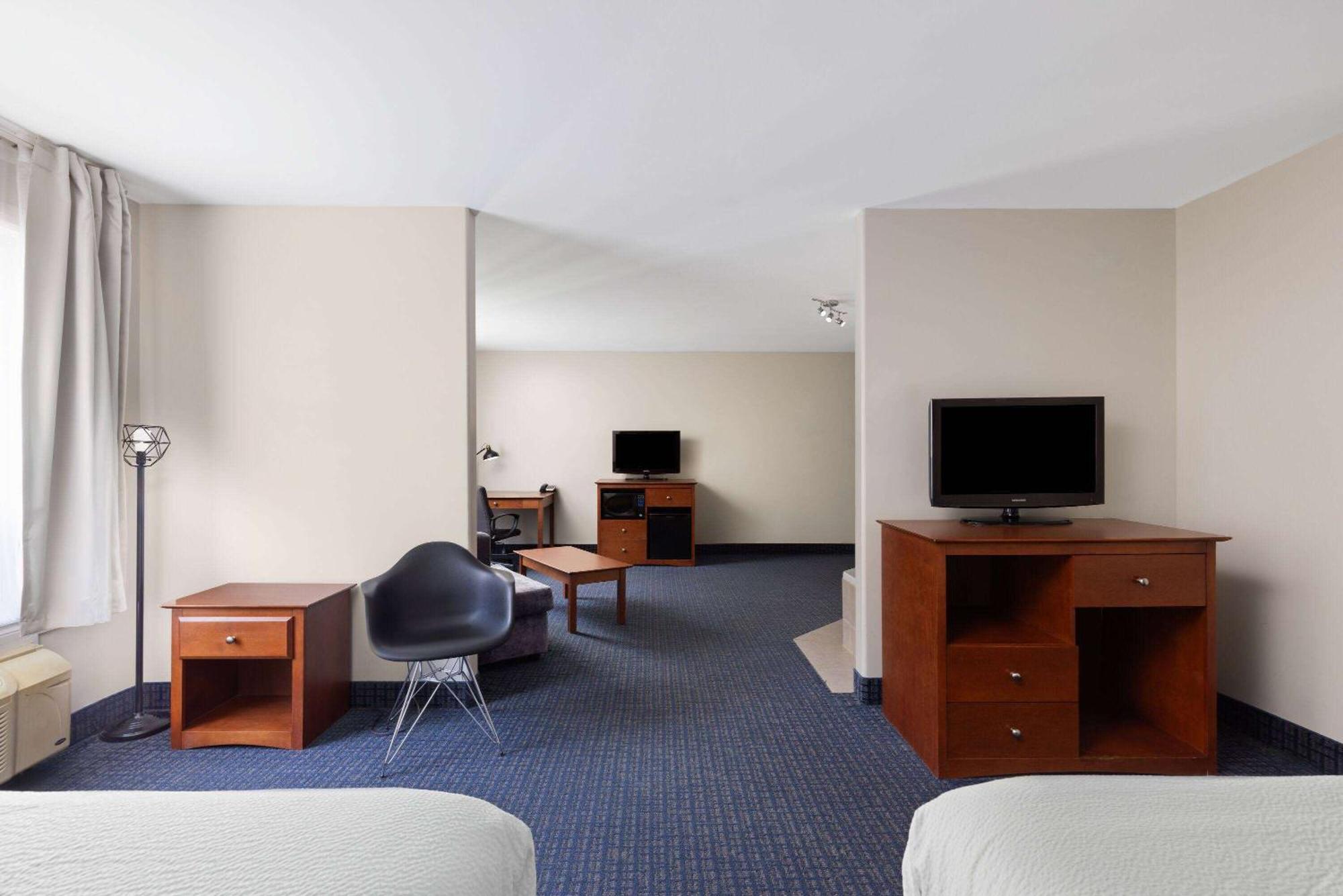 Hotel Super 8 By Wyndham Sainte Agathe Des Monts Exterior foto