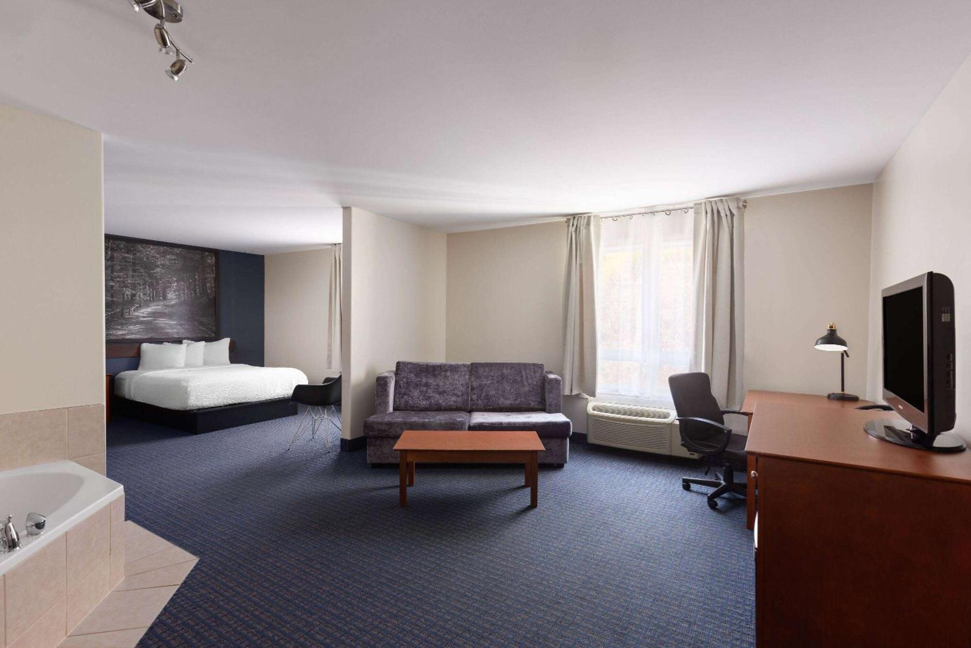 Hotel Super 8 By Wyndham Sainte Agathe Des Monts Exterior foto