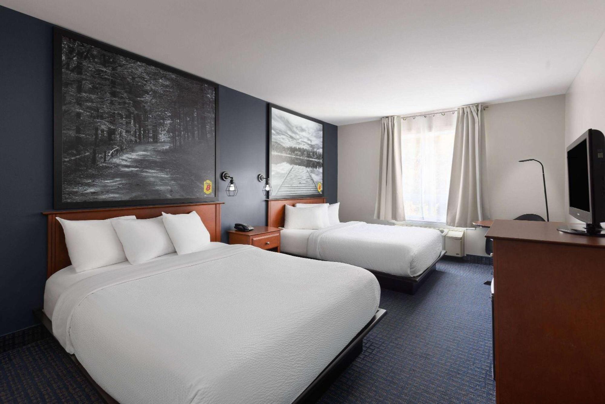 Hotel Super 8 By Wyndham Sainte Agathe Des Monts Exterior foto