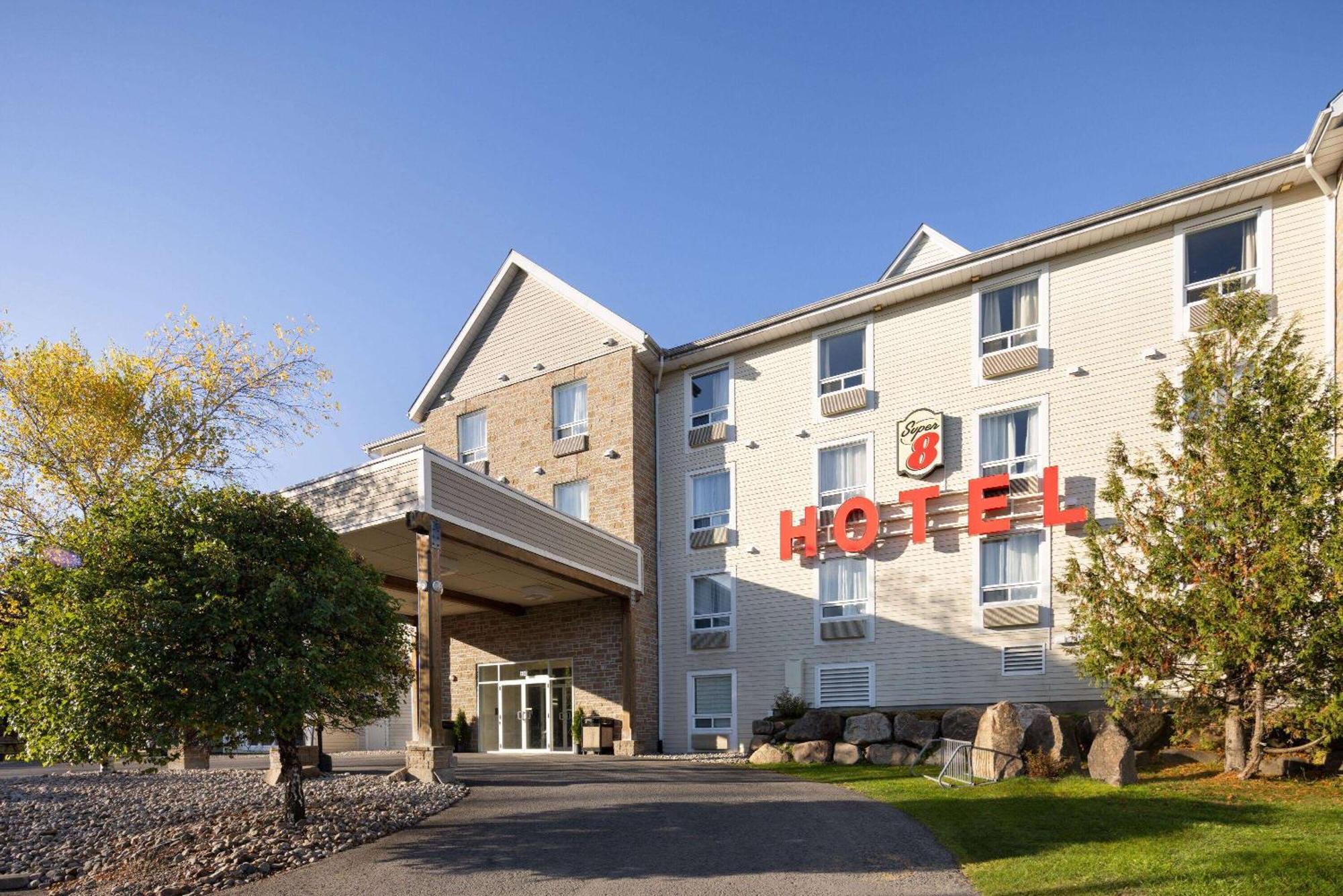 Hotel Super 8 By Wyndham Sainte Agathe Des Monts Exterior foto