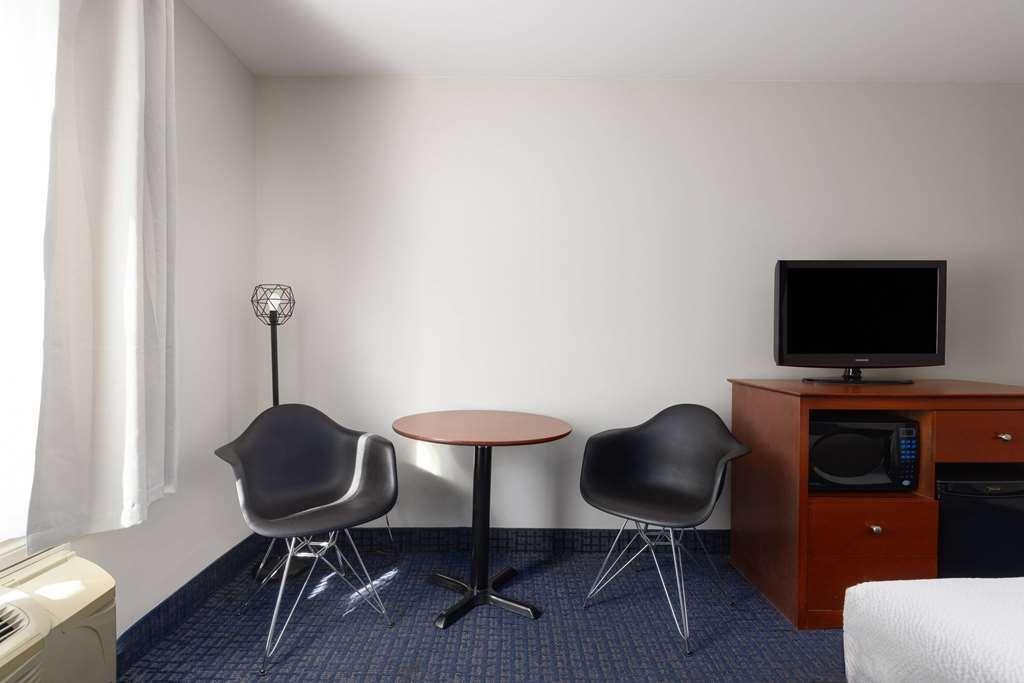 Hotel Super 8 By Wyndham Sainte Agathe Des Monts Habitación foto