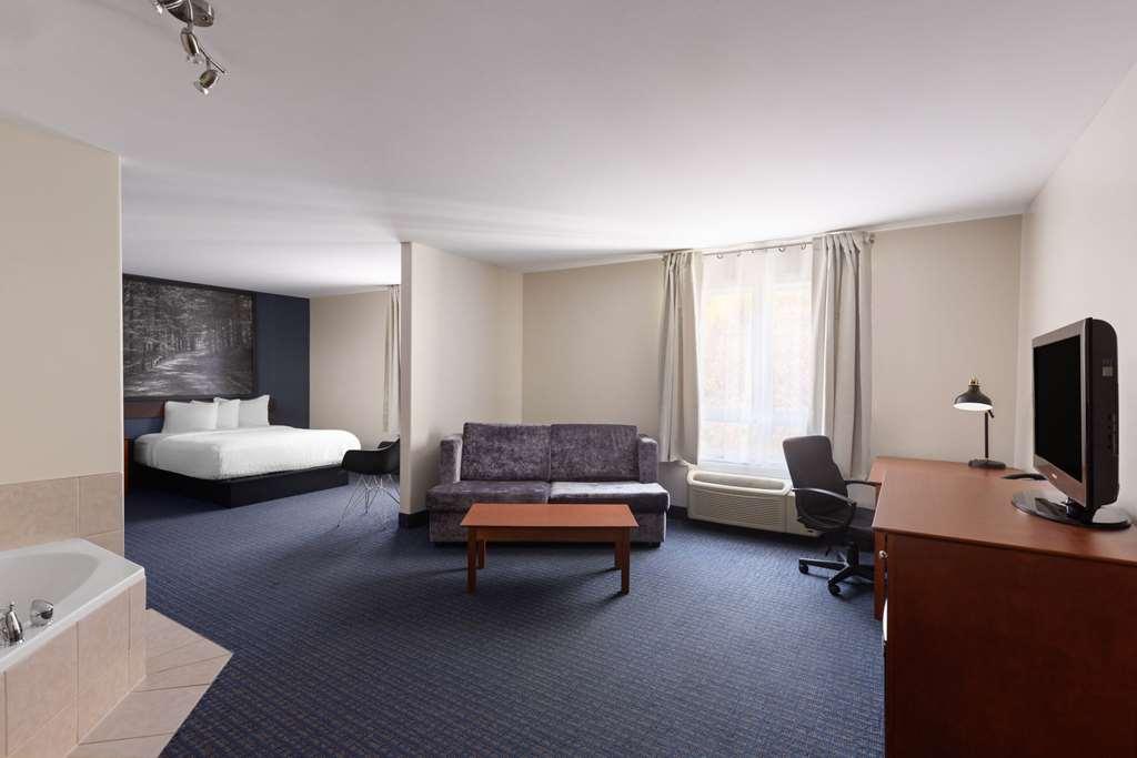 Hotel Super 8 By Wyndham Sainte Agathe Des Monts Habitación foto